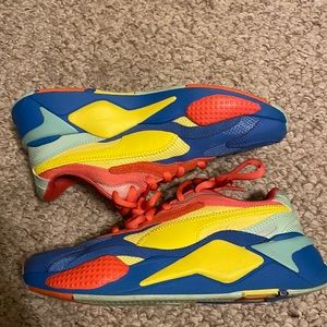 Multi colored puma sneakers( fit abit big)